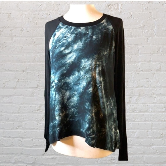 𝅺red Haute Blue and black paint splatter blouse long sleeves with split hemline - Picture 1 of 11
